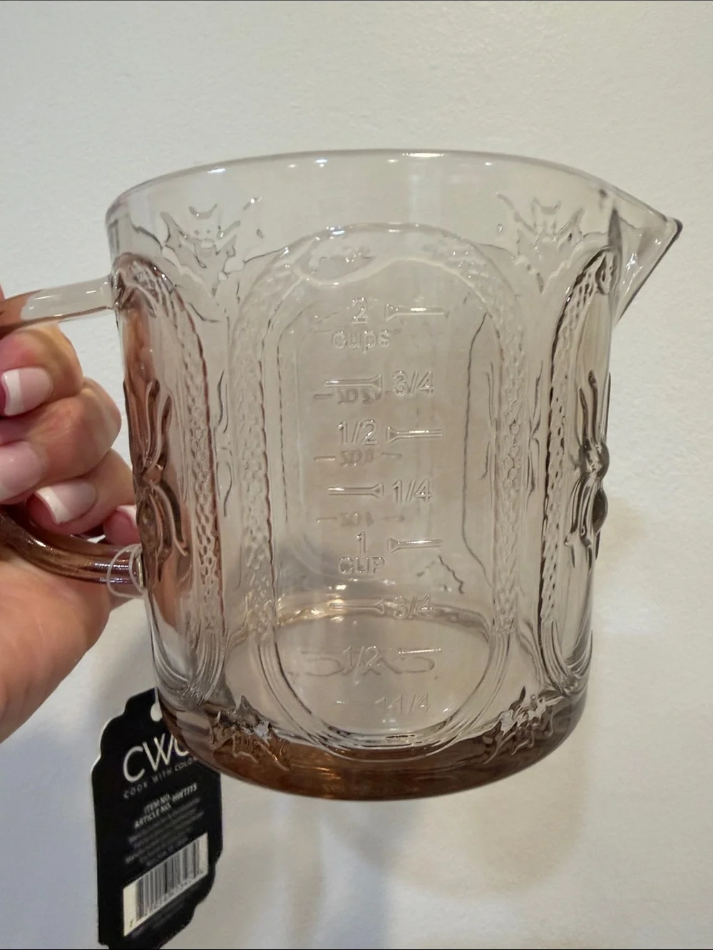 NWT. Viral!! CWC, (Cook With Color), 16oz., glass measuring cup.
